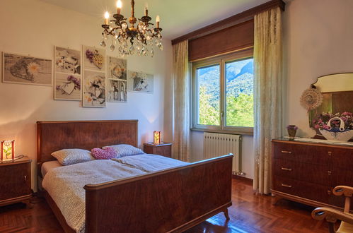 Foto 10 - Appartamento con 3 camere da letto a Carlazzo con giardino e vista sulle montagne