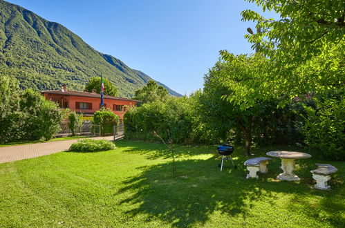 Foto 26 - Apartamento de 3 quartos em Carlazzo com jardim e vista para a montanha