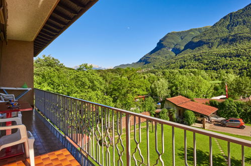 Foto 3 - Apartamento de 3 quartos em Carlazzo com jardim e vista para a montanha