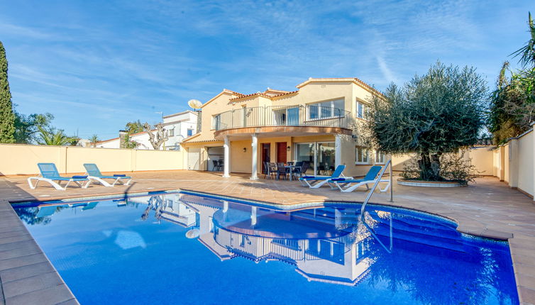 Photo 1 - Maison de 5 chambres à Castelló d'Empúries avec piscine privée et jardin