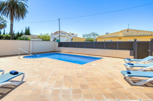 Foto 41 - Haus mit 5 Schlafzimmern in Castelló d'Empúries mit privater pool und garten