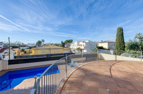 Foto 36 - Casa con 5 camere da letto a Castelló d'Empúries con piscina privata e giardino