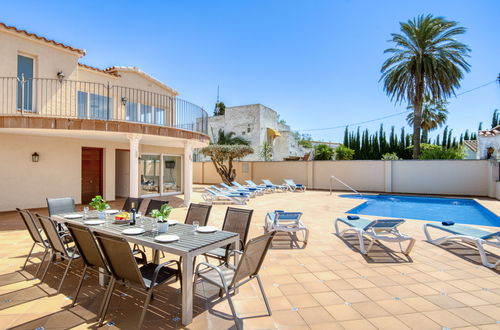 Foto 40 - Haus mit 5 Schlafzimmern in Castelló d'Empúries mit privater pool und garten