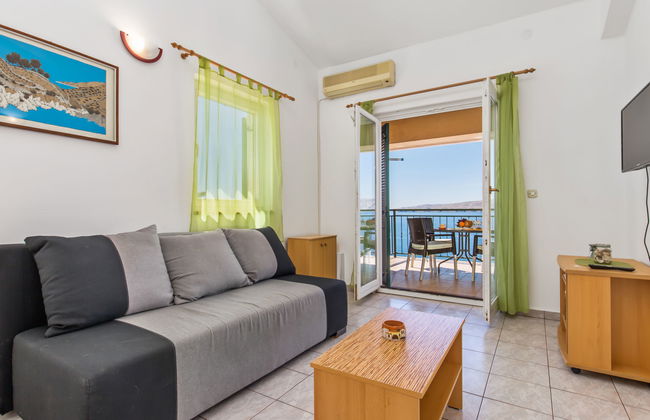 Apartamento de 2 quartos em Senj com piscina e jardim - Foto 5