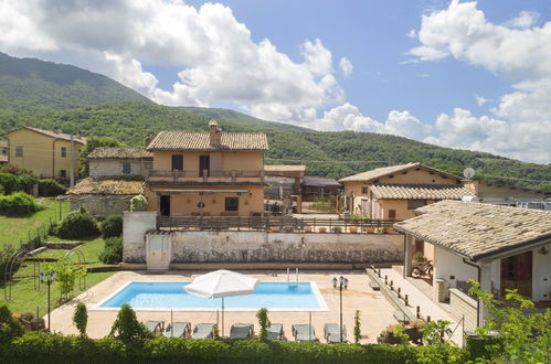 Foto 1 - Casa de 3 habitaciones en Casperia con piscina privada y jardín