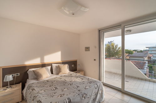 Foto 5 - Apartamento de 2 quartos em Lignano Sabbiadoro com terraço e vistas do mar