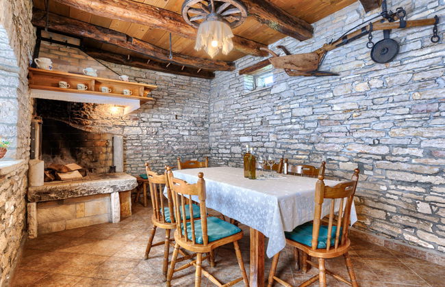 Casa de 2 quartos em Pazin com jardim e terraço - Foto 8