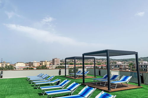 Foto 3 - Appartamento con 2 camere da letto a San Vincenzo con piscina e giardino