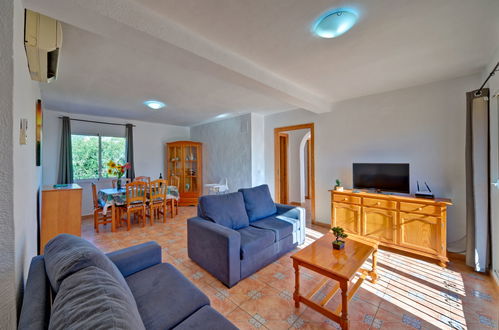 Photo 3 - 2 bedroom Apartment in Calp with swimming pool and sea view