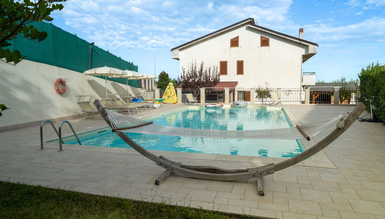 Foto 1 - Apartment mit 3 Schlafzimmern in Collecorvino mit privater pool und garten