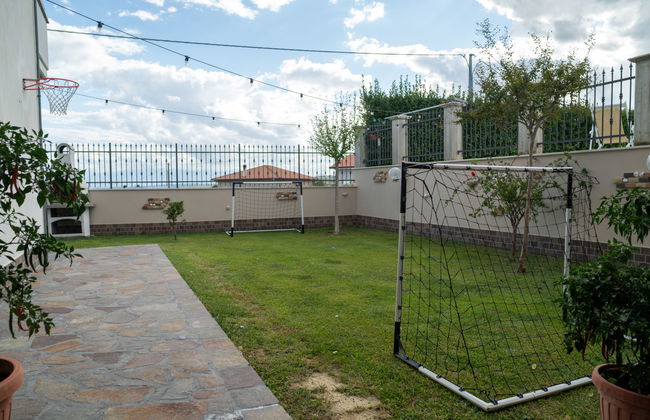 Apartamento de 3 quartos em Collecorvino com piscina privada e jardim - Foto 42