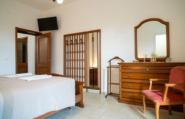Apartamento de 3 quartos em Collecorvino com piscina privada e jardim - Foto 17