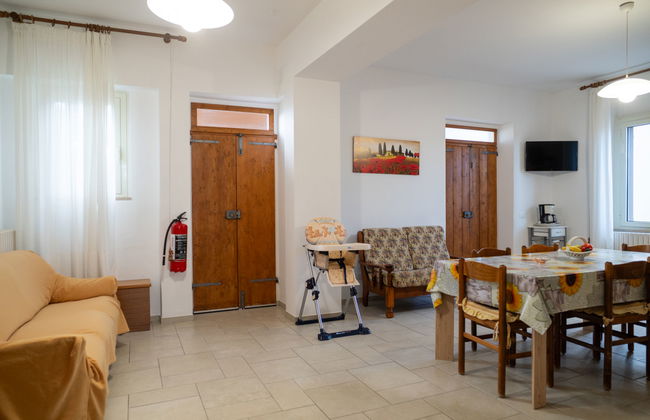 Apartamento de 3 quartos em Collecorvino com piscina privada e jardim - Foto 6
