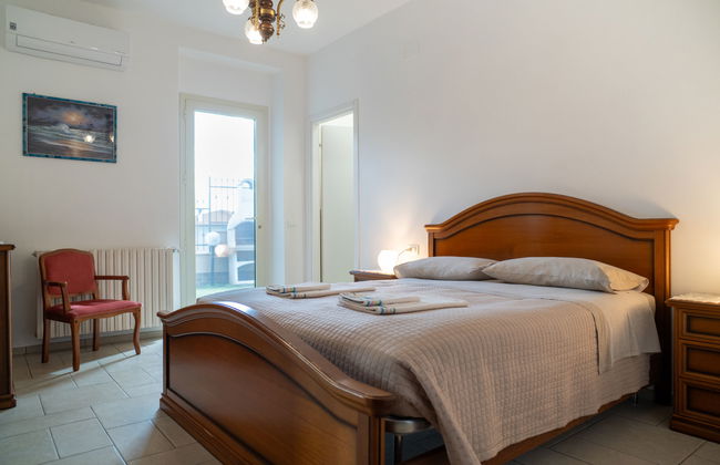 Apartamento de 3 quartos em Collecorvino com piscina privada e jardim - Foto 16