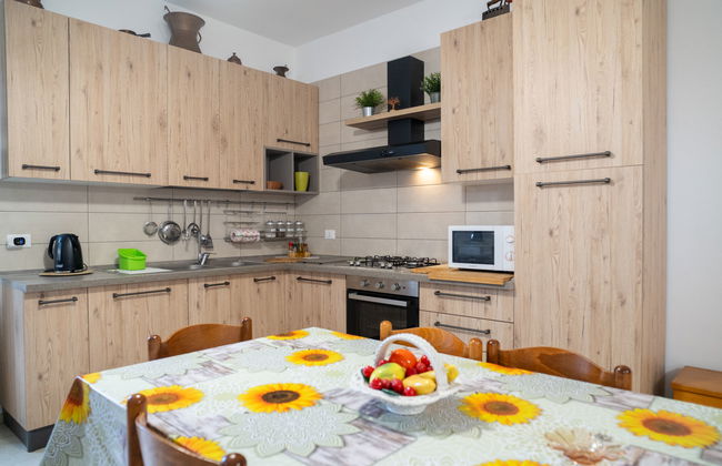 Apartamento de 3 quartos em Collecorvino com piscina privada e jardim - Foto 10