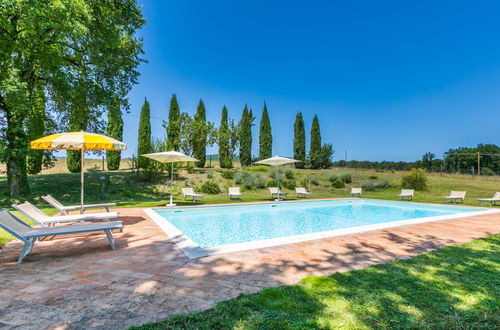 Photo 2 - 5 bedroom House in Casole d'Elsa with private pool and garden