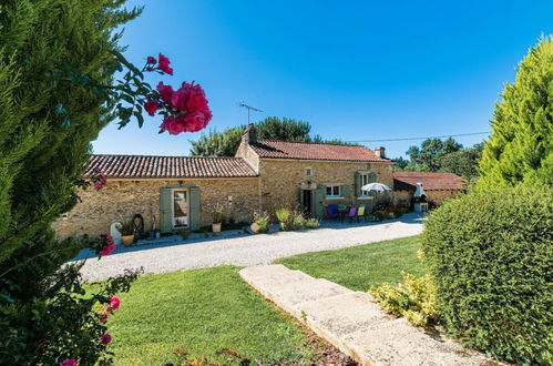 Photo 23 - Maison de 2 chambres à Blanquefort-sur-Briolance avec piscine privée et terrasse