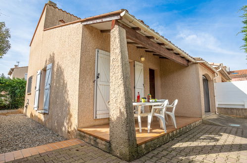 Foto 3 - Haus mit 3 Schlafzimmern in Sainte-Marie-la-Mer mit schwimmbad und blick aufs meer