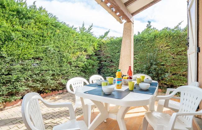 Casa de 4 quartos em Sainte-Marie-la-Mer com piscina e terraço - Foto 1