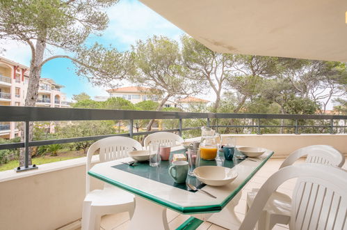 Photo 15 - 1 bedroom Apartment in Fréjus with swimming pool and sea view