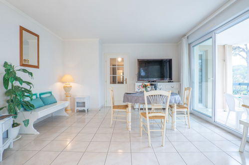 Foto 6 - Apartamento de 1 habitación en Fréjus con piscina y vistas al mar