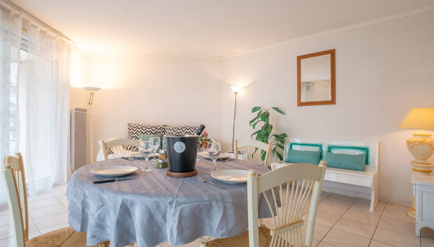 1 bedroom Apartment in Fréjus with swimming pool and garden - Photo 2