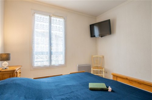 Foto 11 - Apartment mit 1 Schlafzimmer in Fréjus mit schwimmbad und blick aufs meer