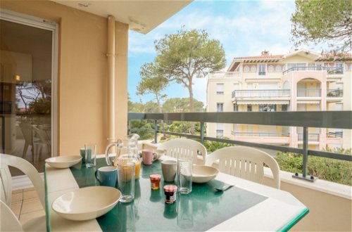 Foto 16 - Apartamento de 1 habitación en Fréjus con piscina y vistas al mar