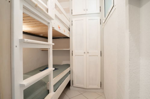 Foto 10 - Apartamento de 1 quarto em Fréjus com jardim e vistas do mar