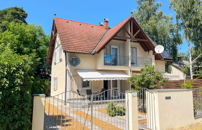 Casa de 4 quartos em Fonyód com jardim e terraço - Foto 1