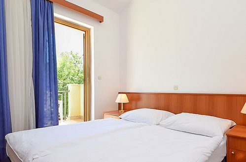 Foto 16 - Appartamento con 1 camera da letto a Orebić con piscina e vista mare