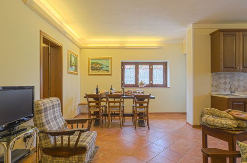 Photo 9 - 2 bedroom House in Gaiole in Chianti with swimming pool and garden