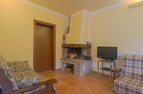 Photo 8 - 2 bedroom House in Gaiole in Chianti with swimming pool and garden