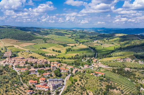 Foto 35 - Appartamento con 3 camere da letto a Montalcino