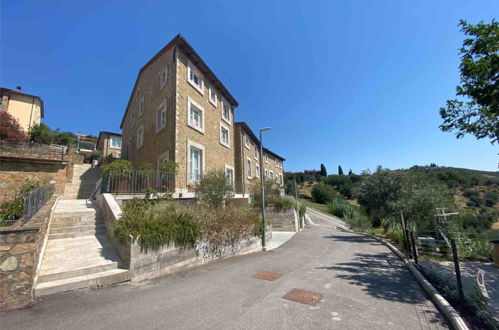 Foto 8 - Apartment mit 3 Schlafzimmern in Montalcino mit schwimmbad und terrasse