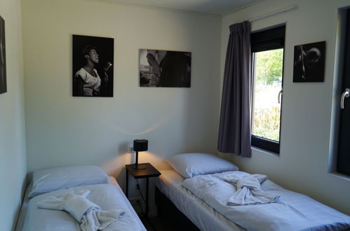 Photo 13 - Maison de 3 chambres à Biddinghuizen avec piscine et terrasse