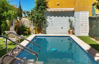 Photo 1 - 2 bedroom House in Torrevieja with swimming pool and sea view