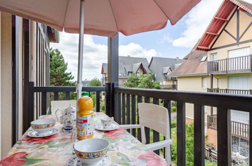 Foto 1 - Apartamento de 2 habitaciones en Cabourg con vistas al mar