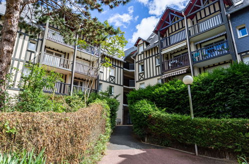 Foto 19 - Apartamento de 2 habitaciones en Cabourg con vistas al mar