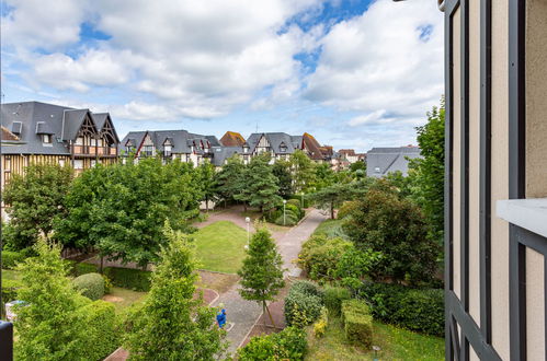 Foto 5 - Apartamento de 2 habitaciones en Cabourg con vistas al mar