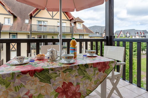 Foto 12 - Apartamento de 2 habitaciones en Cabourg con vistas al mar