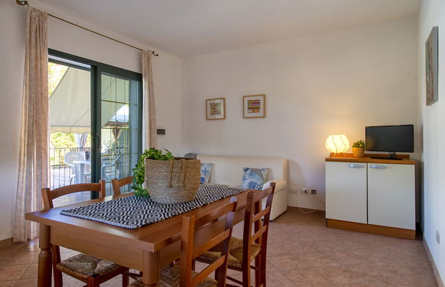 Apartamento de 2 quartos em Trinità d'Agultu e Vignola com piscina e jardim - Foto 6