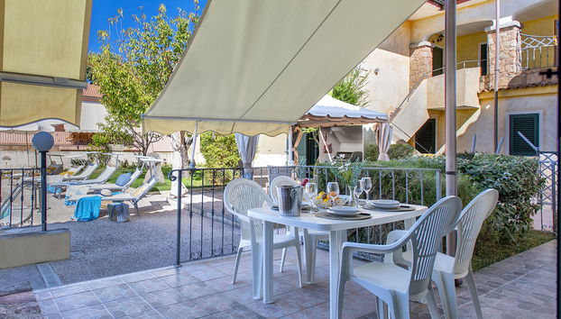 Apartamento de 2 quartos em Trinità d'Agultu e Vignola com piscina e jardim - Foto 4