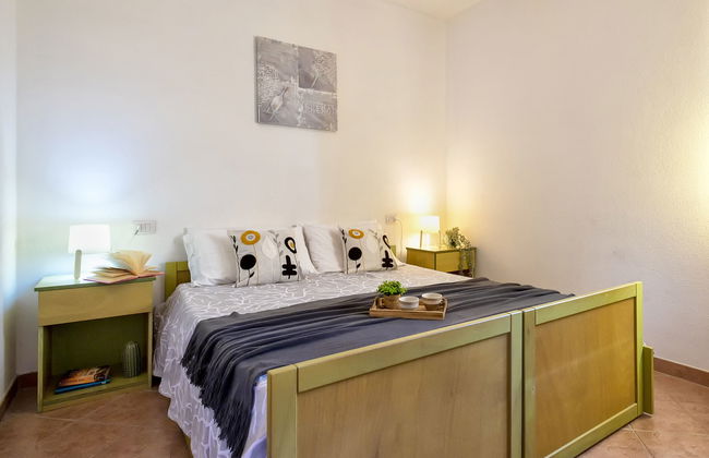 Apartamento de 2 quartos em Trinità d'Agultu e Vignola com piscina e jardim - Foto 15