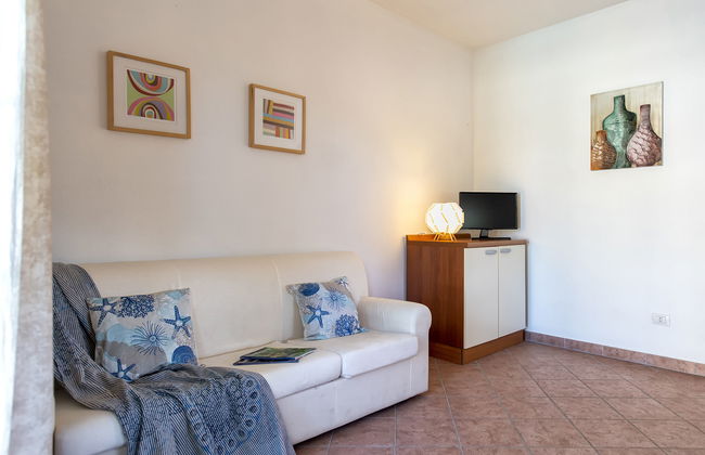 Apartamento de 2 quartos em Trinità d'Agultu e Vignola com piscina e jardim - Foto 10
