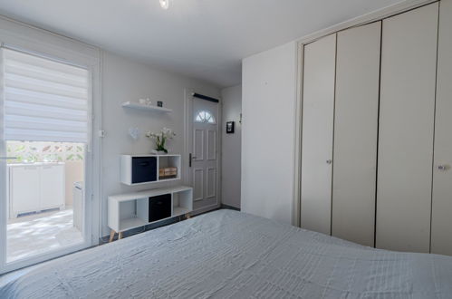 Foto 16 - Apartment mit 2 Schlafzimmern in Le Barcarès mit terrasse und blick aufs meer