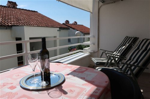 Foto 12 - Apartamento de 1 habitación en Raša con vistas al mar