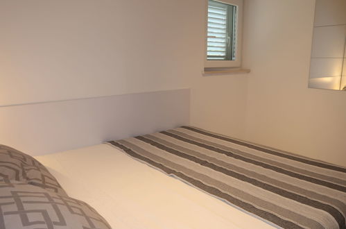 Foto 19 - Apartment mit 1 Schlafzimmer in Raša mit blick aufs meer