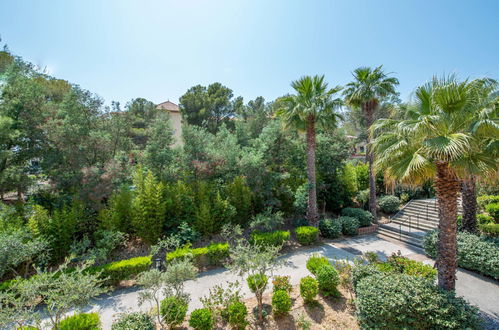 Foto 4 - Apartamento de 2 quartos em Cavalaire-sur-Mer com piscina e vistas do mar