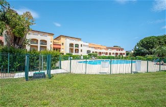 Photo 1 - 2 bedroom Apartment in Cavalaire-sur-Mer with swimming pool and sea view